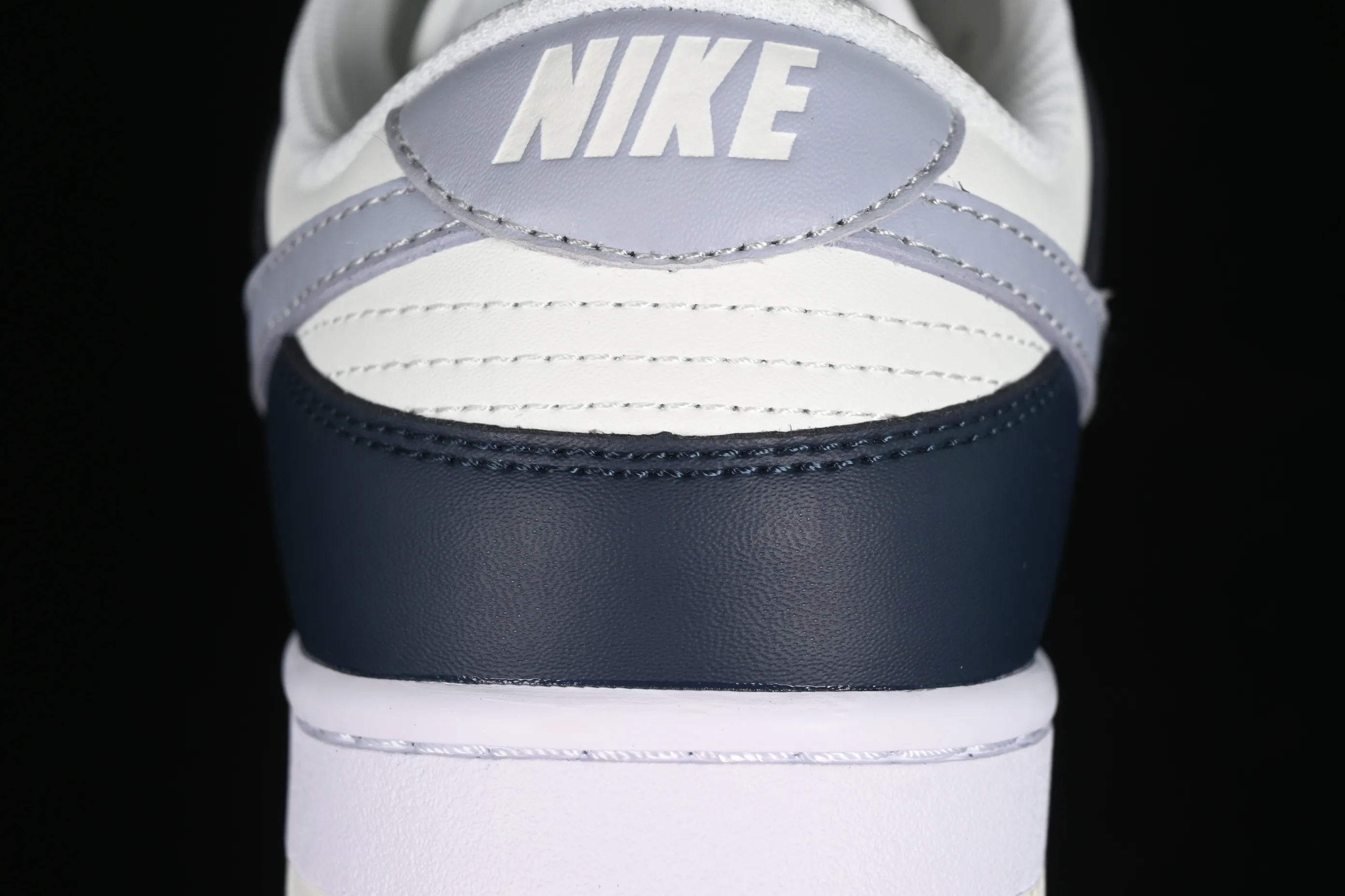 All Categories Nk SB Dunk Series Nk SB Dunk Low Low-top sneakers Nk SB Dunk Low Simple blue color Low-top casual sports skateboard shoes HV2390-100